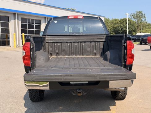 Used 2017 Toyota Tundra SR5 AWD/4WD image 31