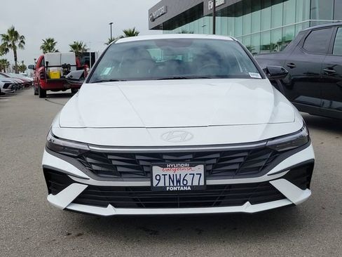 Certified 2025 Hyundai Elantra Sport image 27