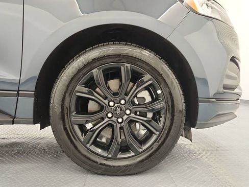 New 2024 Ford Edge SE w/ Black Appearance Package image 13