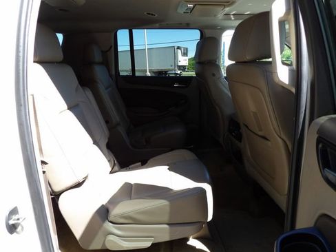 Used 2015 Chevrolet Suburban LTZ RWD image 13