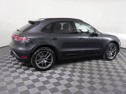 Used 2025 Porsche Macan image 8
