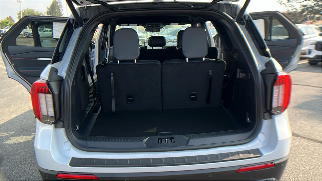 New 2026 Ford Explorer ST-Line w/ ST-Line Street Pack AWD/4WD image 12