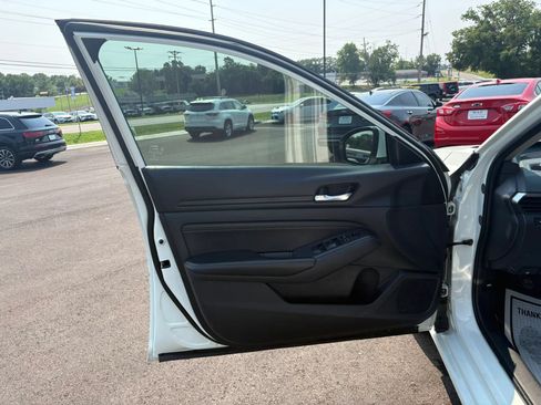 Used 2020 Nissan Altima 2.5 S FWD image 17