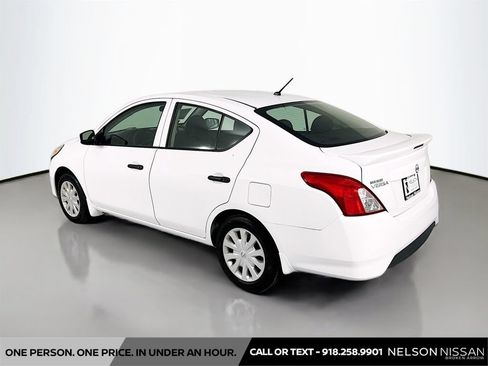 Used 2017 Nissan Versa S Plus FWD image 4