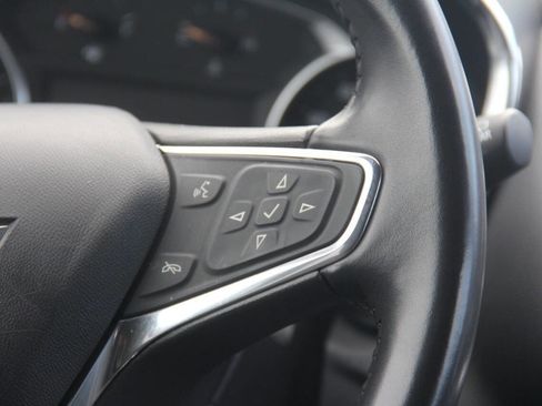 Used 2020 Chevrolet Equinox LT image 18