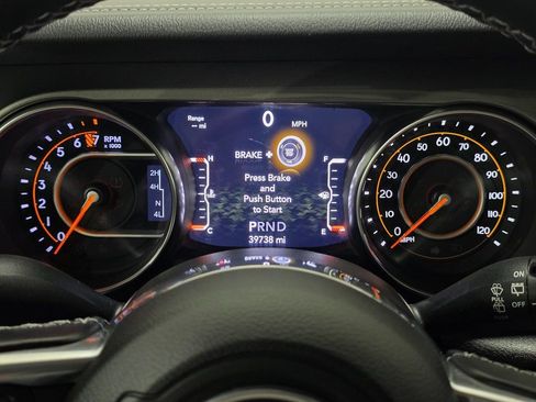 Used 2021 Jeep Wrangler Unlimited Sahara w/ Uconnect 4C Nav & Sound Group image 7