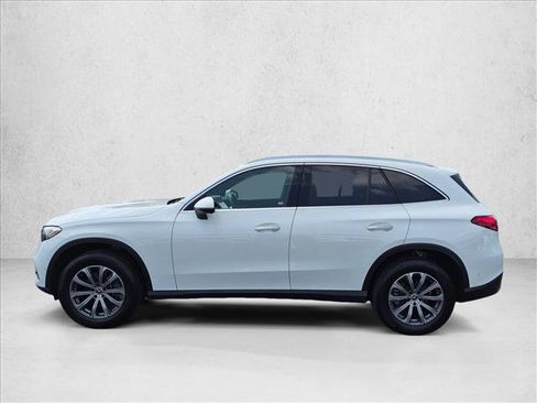 Certified 2025 Mercedes-Benz GLC 300 4MATIC image 9