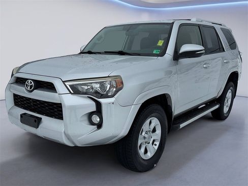 Used 2014 Toyota 4Runner SR5 Premium image 2