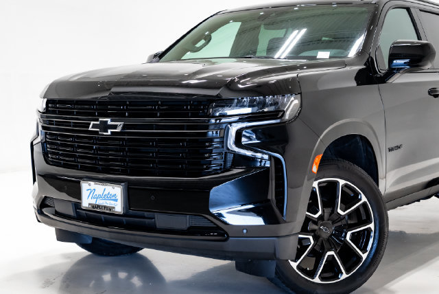 Used 2023 Chevrolet Tahoe RST AWD/4WD image 2