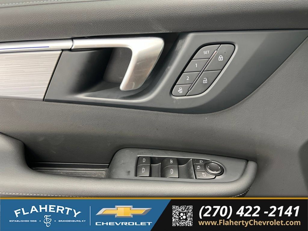 Used 2026 Buick Enclave Preferred w/ Power Package FWD image 21