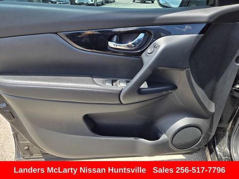 Used 2022 Nissan Rogue Sport SV FWD image 19
