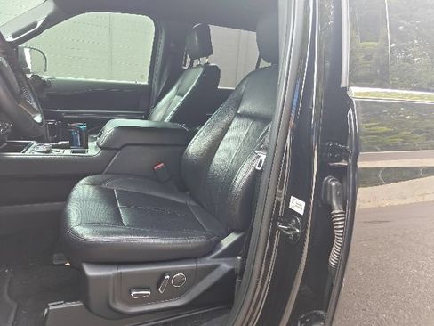 Used 2019 Ford Expedition XLT w/ Equipment Group 202A RWD image 8