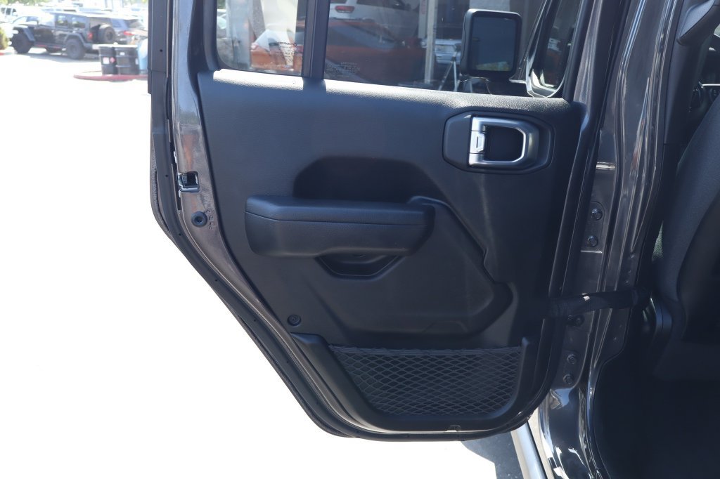 Certified 2025 Jeep Wrangler Unlimited Rubicon w/ Convenience Group AWD/4WD image 36