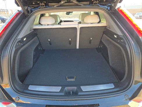 New 2026 Cadillac Optiq Luxury 1 image 17