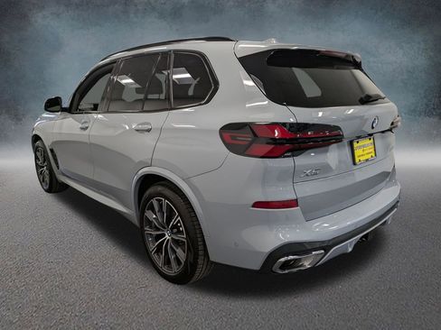 Used 2024 BMW X5 xDrive40i w/ M Sport Package AWD/4WD image 6