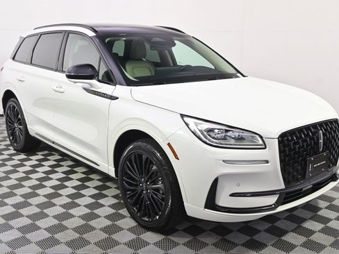 New 2025 Lincoln Corsair Reserve w/ Jet Appearance Package image 8