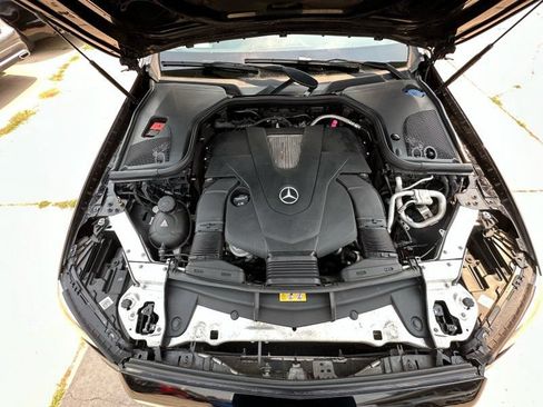 Used 2017 Mercedes-Benz E 400 4MATIC Wagon image 32