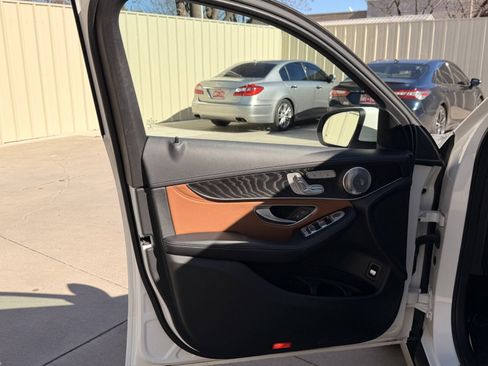 Used 2018 Mercedes-Benz GLC 300 GLC 300 SUV image 26