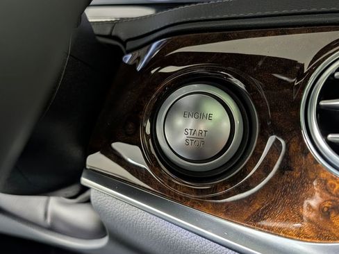Used 2015 Mercedes-Benz S 550 4MATIC Sedan image 35