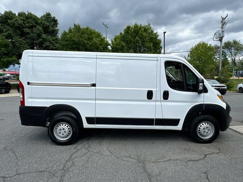 Used 2025 RAM ProMaster 2500 w/ Convenience Group FWD image 8