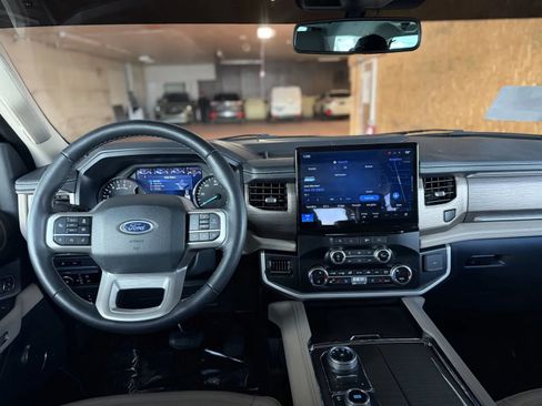 Used 2024 Ford Expedition Max Limited AWD/4WD image 24
