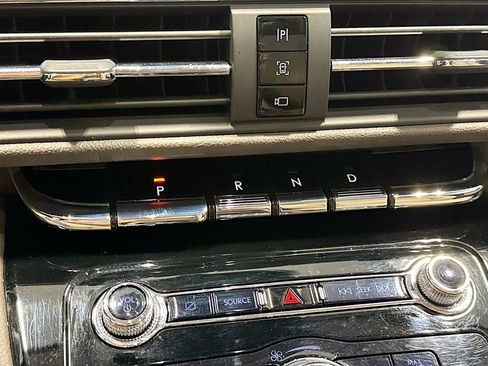 Used 2022 Lincoln Corsair AWD w/ Premium Package image 14