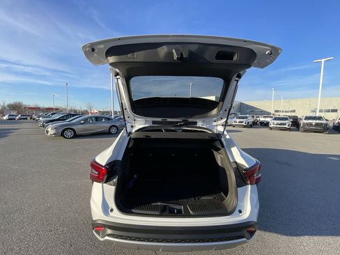 New 2025 Chevrolet Trax LT w/ Driver Confidence Package image 27