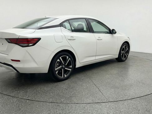 Used 2025 Nissan Sentra SV image 9