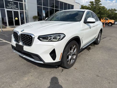 Used 2022 BMW X4 xDrive30i AWD/4WD image 3