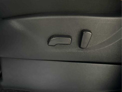 Used 2024 Nissan Frontier PRO-4X w/ Pro Convenience Package image 12