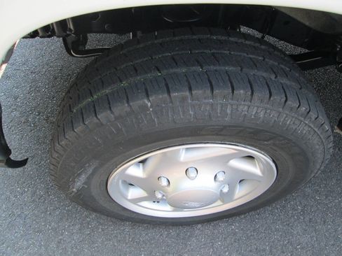 Used 2012 Ford E-150 and Econoline 150 image 14