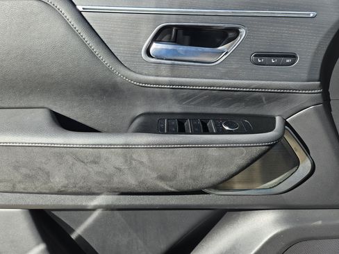 Used 2025 INFINITI QX80 Sensory image 22