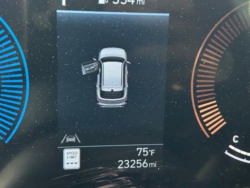 Used 2025 Hyundai Kona SEL image 23