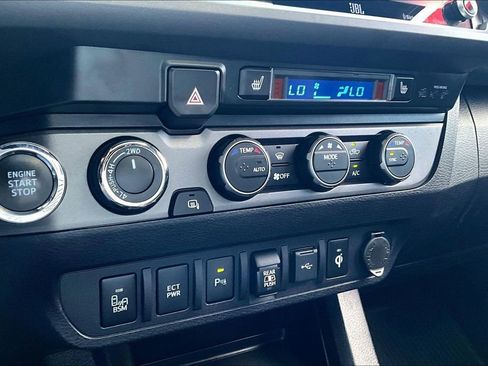 Certified 2021 Toyota Tacoma TRD Off-Road w/ TRD Premium Off Road Package image 15