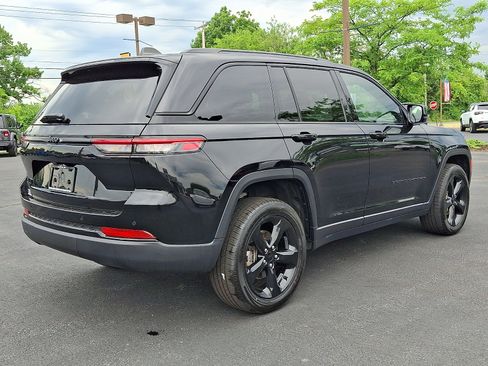 Certified 2023 Jeep Grand Cherokee Altitude AWD/4WD image 4