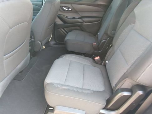 Used 2023 Chevrolet Traverse LT FWD image 21