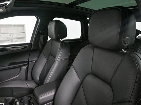 Used 2025 Porsche Macan image 5