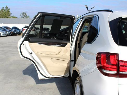 Used 2015 BMW X5 xDrive35d image 32