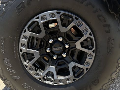 Certified 2025 Ford F150 Raptor w/ Equipment Group 803A Raptor R AWD/4WD image 11