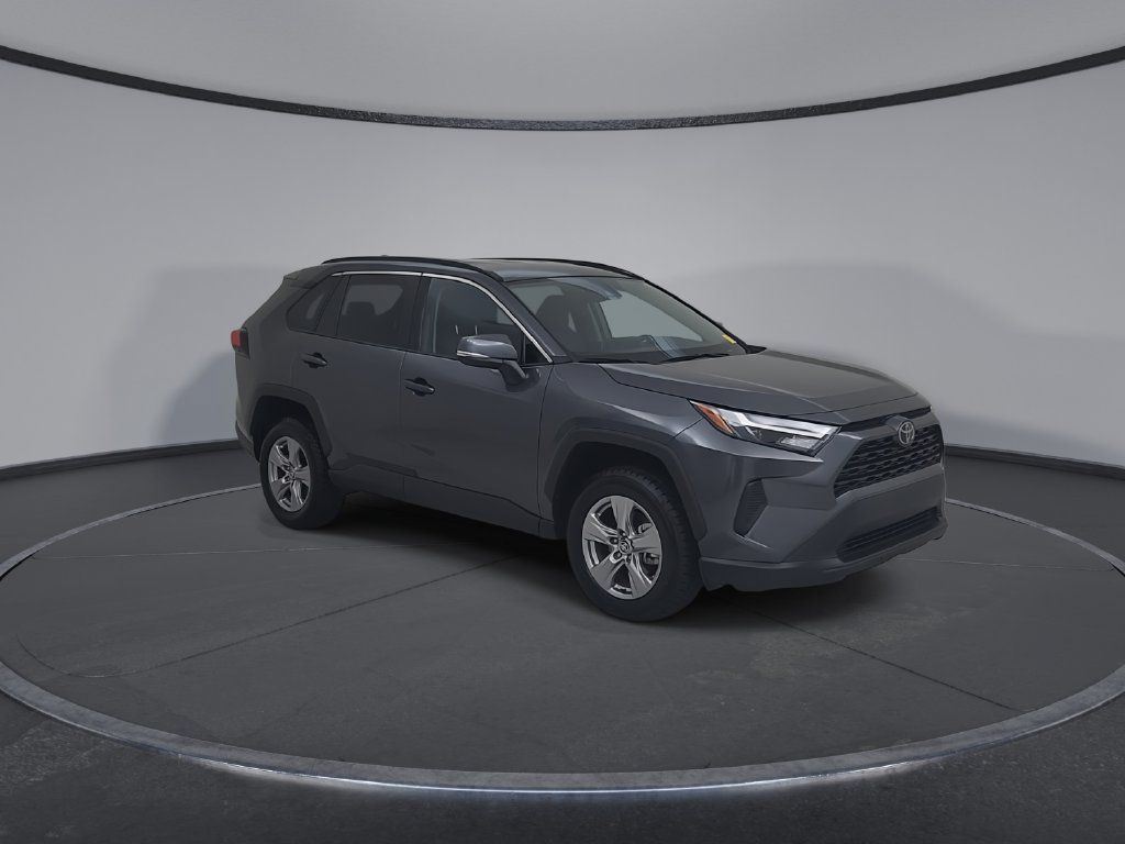 Used 2025 Toyota RAV4 XLE FWD image 3