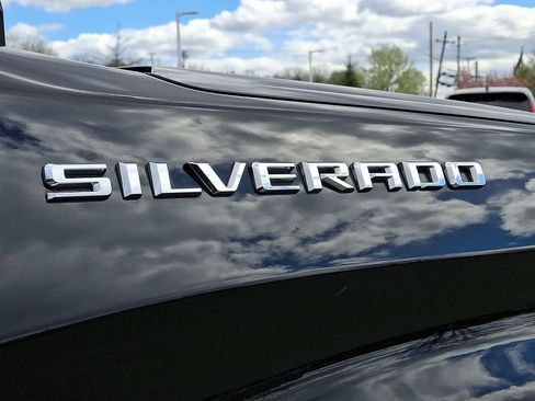 Used 2023 Chevrolet Silverado 1500 Custom AWD/4WD image 31