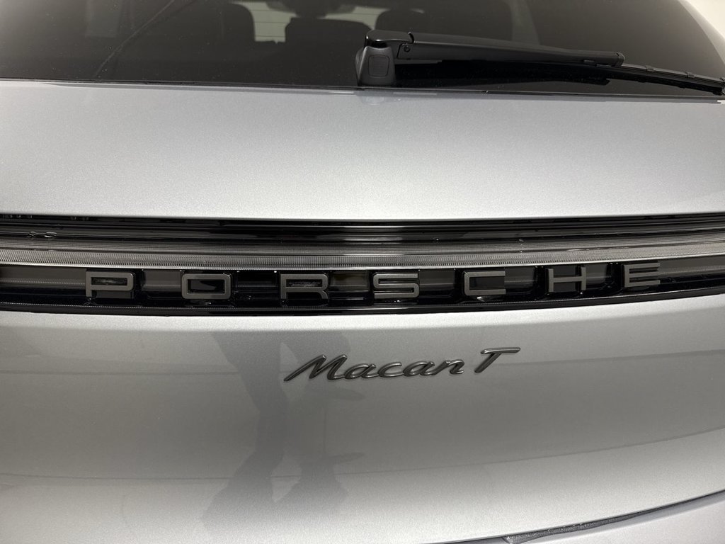 Certified 2026 Porsche Macan Turbo AWD/4WD image 18