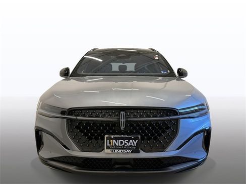 Used 2025 Lincoln Nautilus Reserve image 8