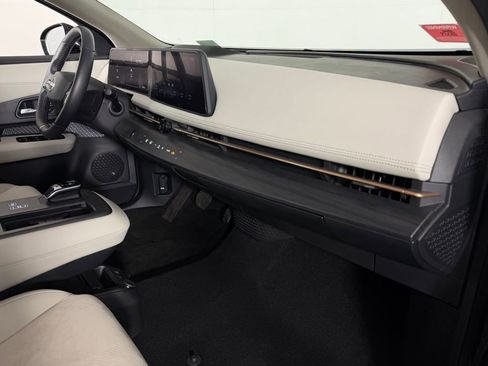 Used 2025 Nissan Ariya ENGAGE e-4ORCE image 33