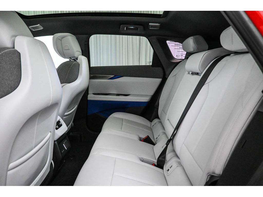 Certified 2025 Cadillac Optiq Sport 1 AWD/4WD image 22