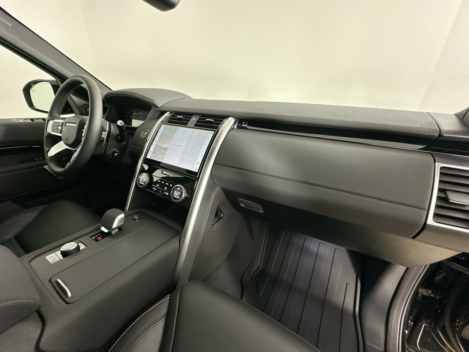 New 2026 Land Rover Discovery S AWD/4WD image 47
