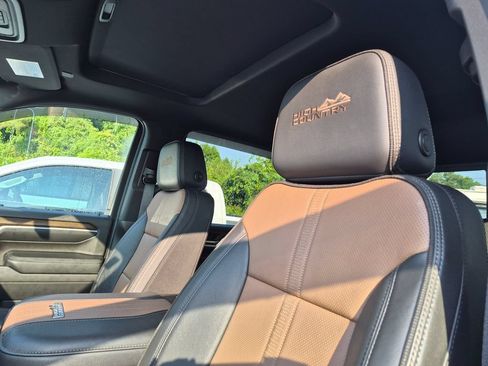 Used 2024 Chevrolet Silverado 2500 High Country w/ High Country Premium Package AWD/4WD image 10