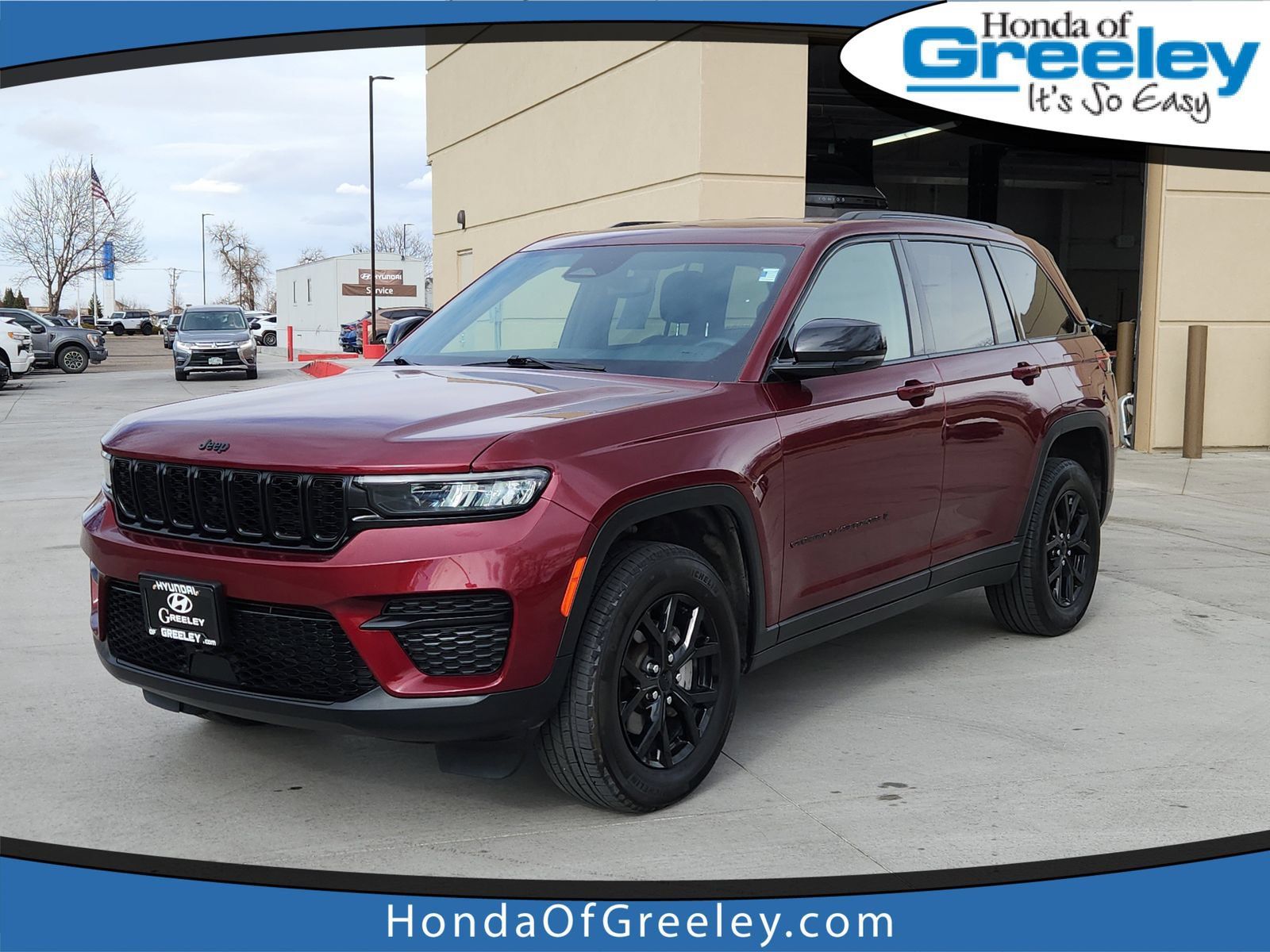 Used 2024 Jeep Grand Cherokee Altitude AWD/4WD image 1