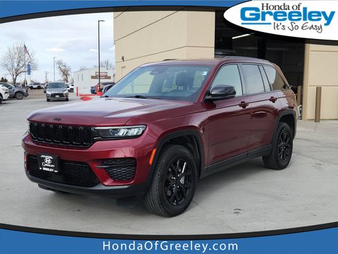 Used 2024 Jeep Grand Cherokee Altitude AWD/4WD image 1