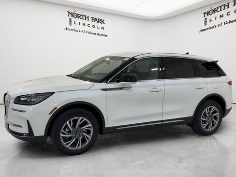 New 2026 Lincoln Corsair Premiere FWD image 6